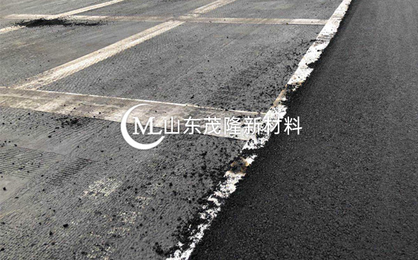 《绵阳科技城项目》土工格栅、防裂贴施工