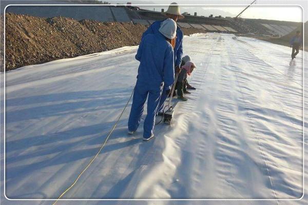 土工膜焊接质量因素由操作程序及器械设置参数