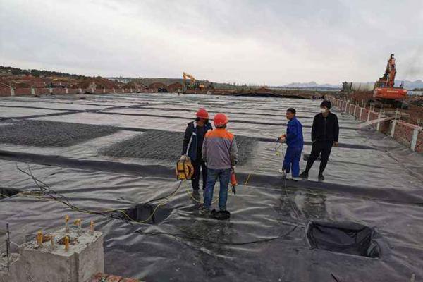 垂直铺设土工膜时有哪些局限性及应对措施  第3张