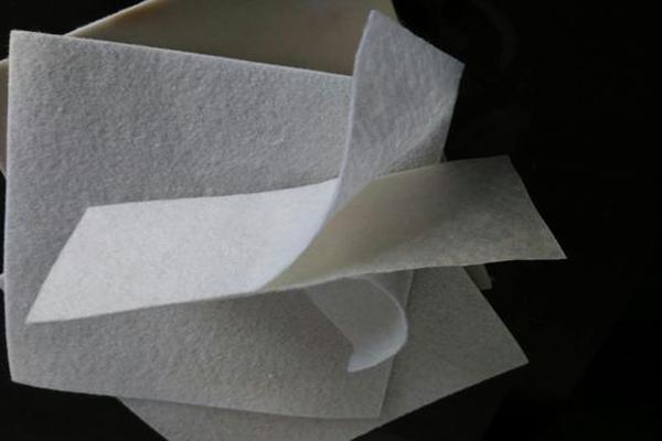 复合土工膜在小型水库除险加固中的施工方法 第2张